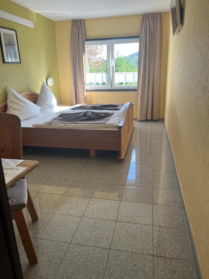 Hotel Eifeltor Мехерніх Екстер'єр фото